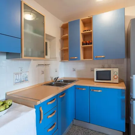 Cozy Home In Postira With Kitchen Postira