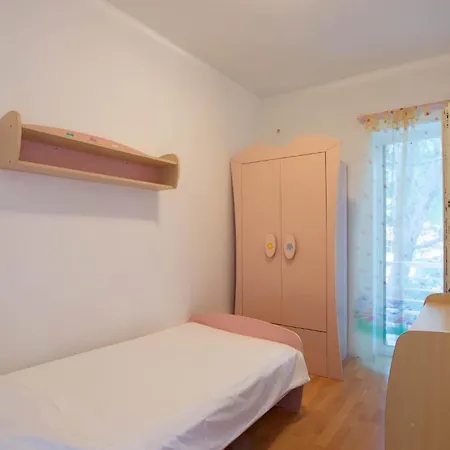 Holiday home Cozy Home In Postira With Kitchen *
